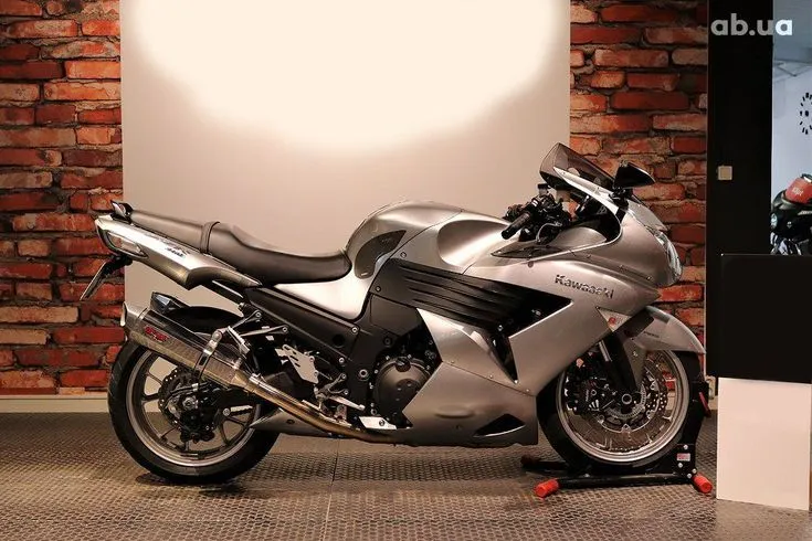 Kawasaki ZZR Image 8